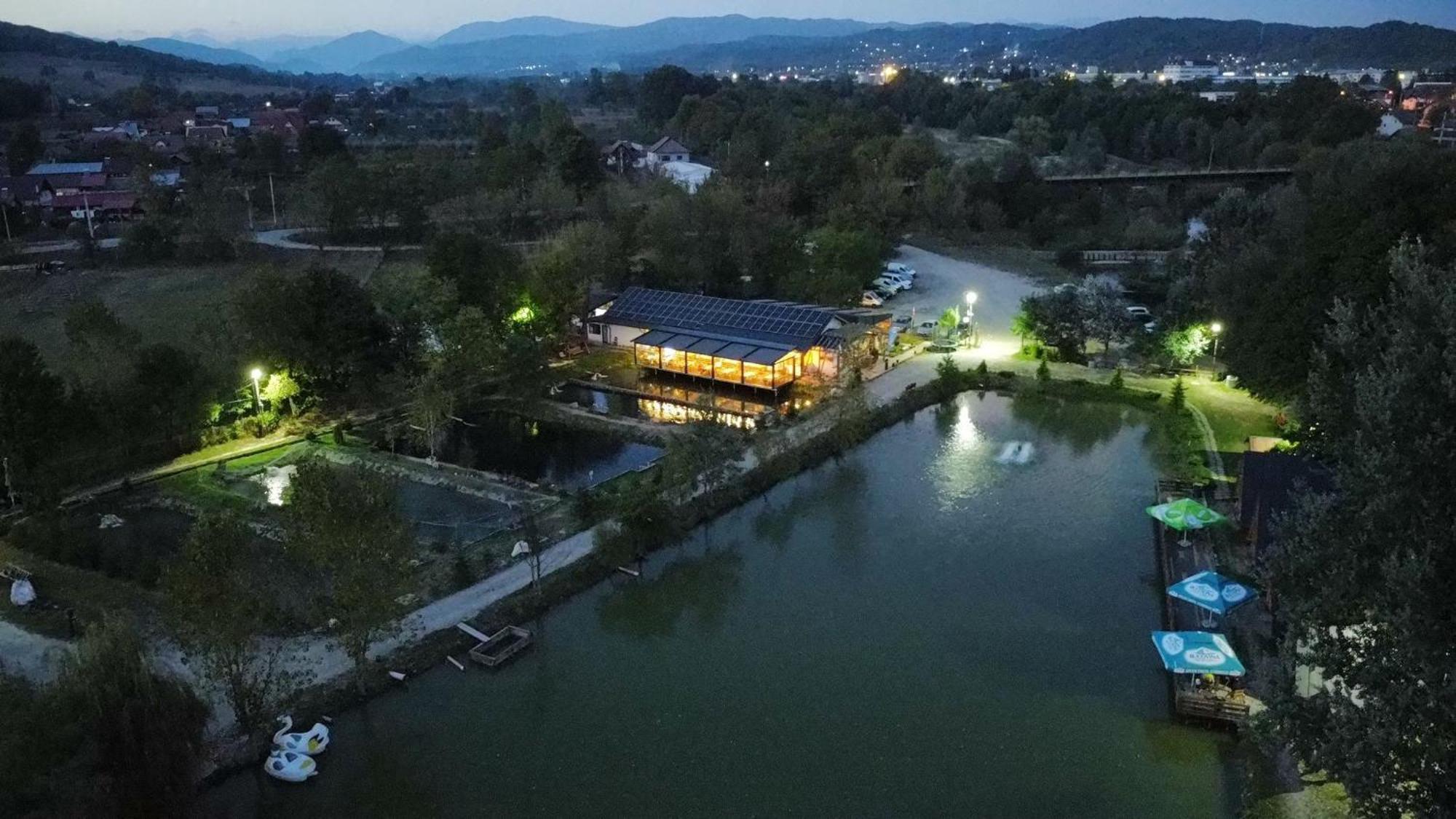 Pastravaria Zavoi Valea Danului Exterior foto