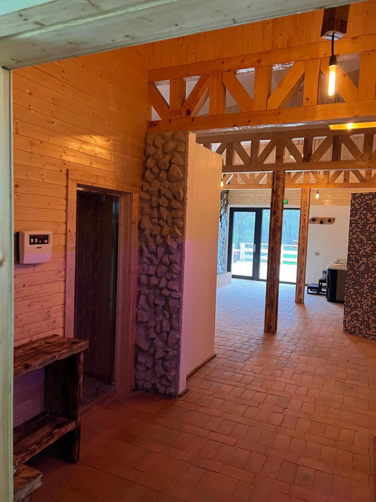 Pastravaria Zavoi Valea Danului Exterior foto